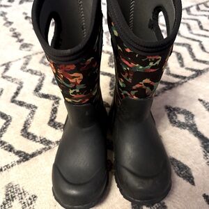 🦕 Bogs Kids Waterproof Rain Boots - Dino Camo Print - Size 10
